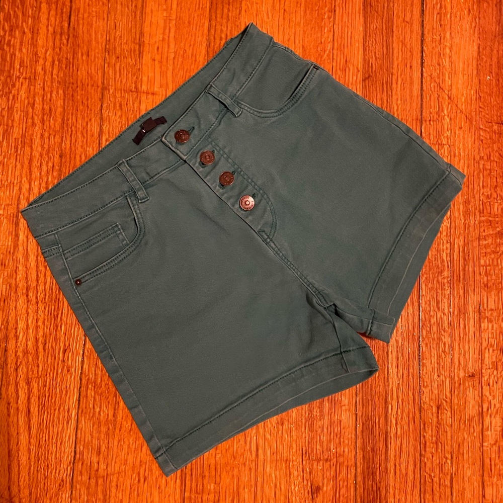 High waisted stretchy green shorts